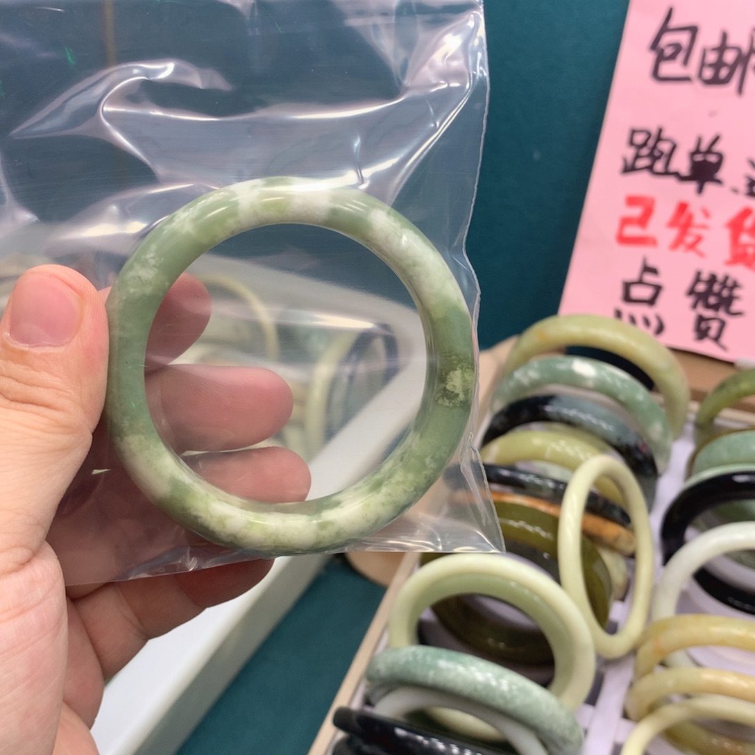 可****未镶嵌蛇纹石玉手镯