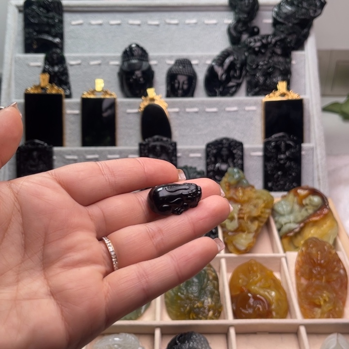 蛇纹石玉颈饰未镶嵌.****.