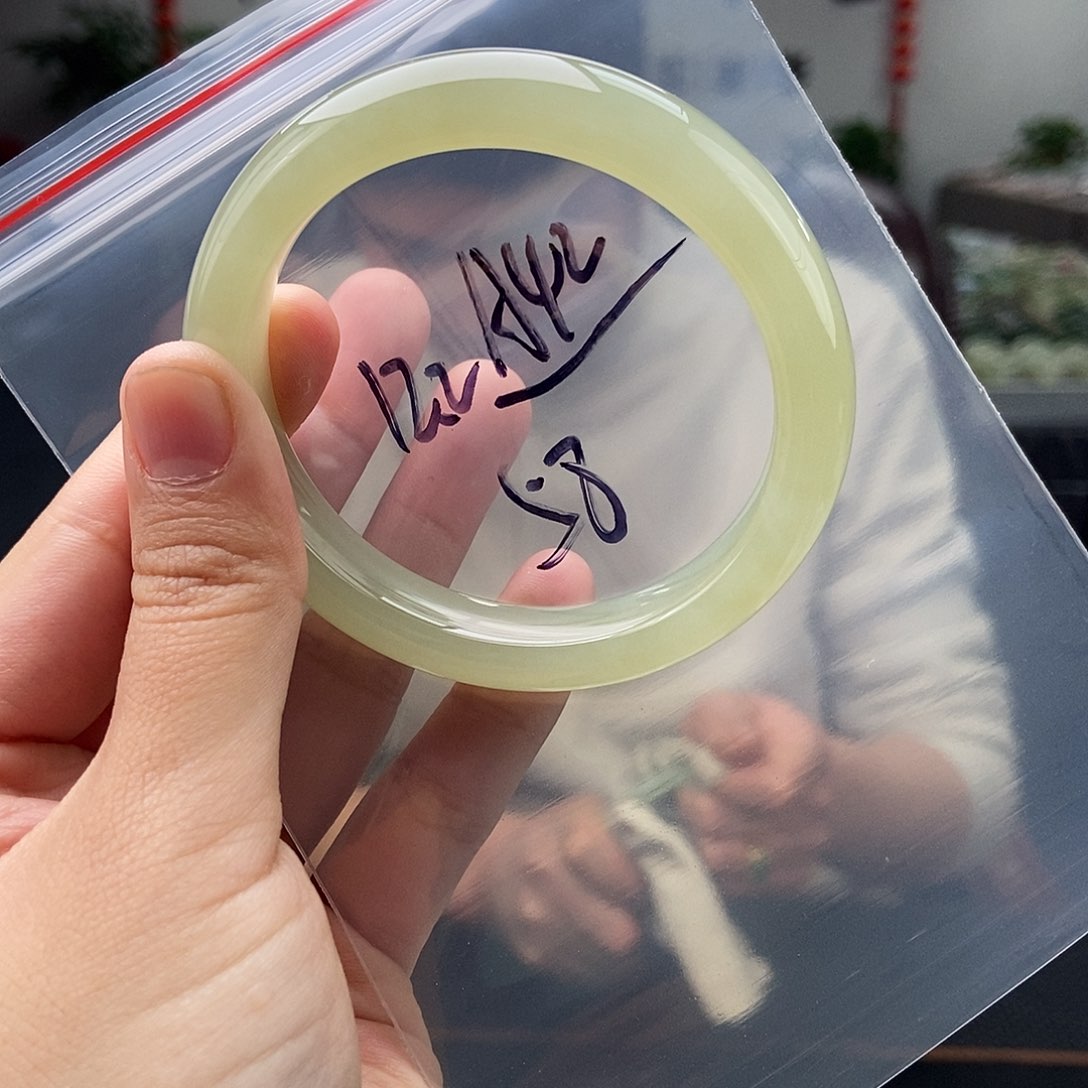 和田玉颜色多样性发拍一发一未镶嵌