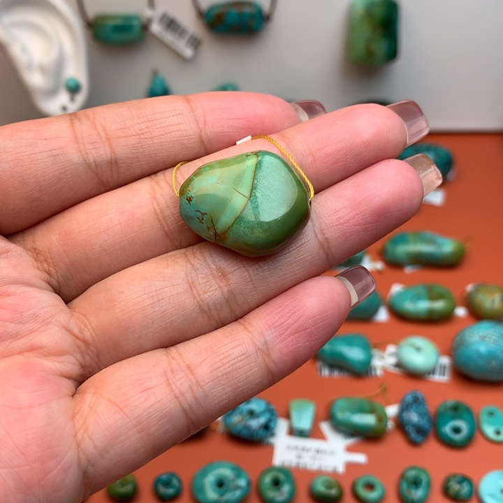 绿松石未镶嵌珠宝奇石