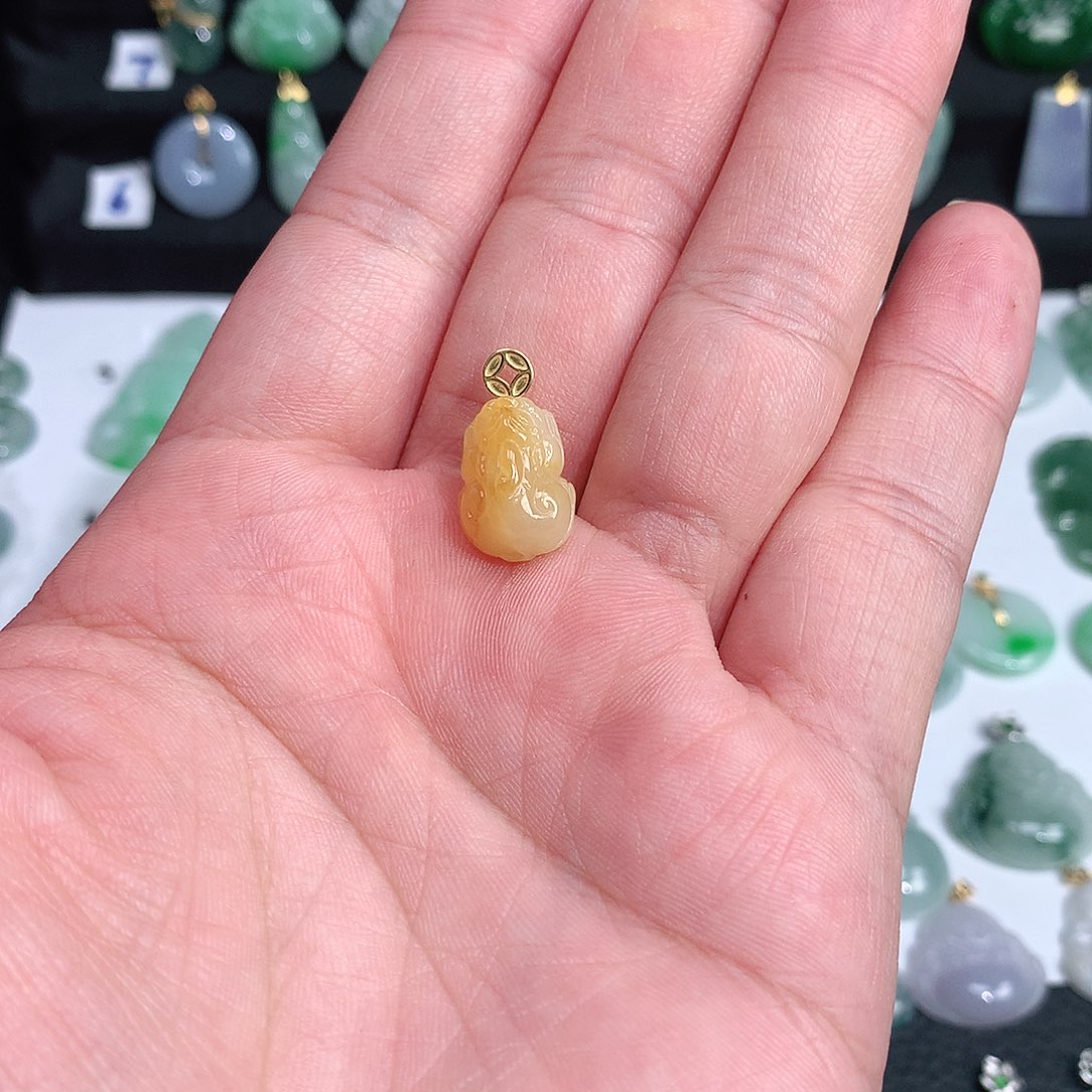 翡翠颈饰未镶嵌翡翠