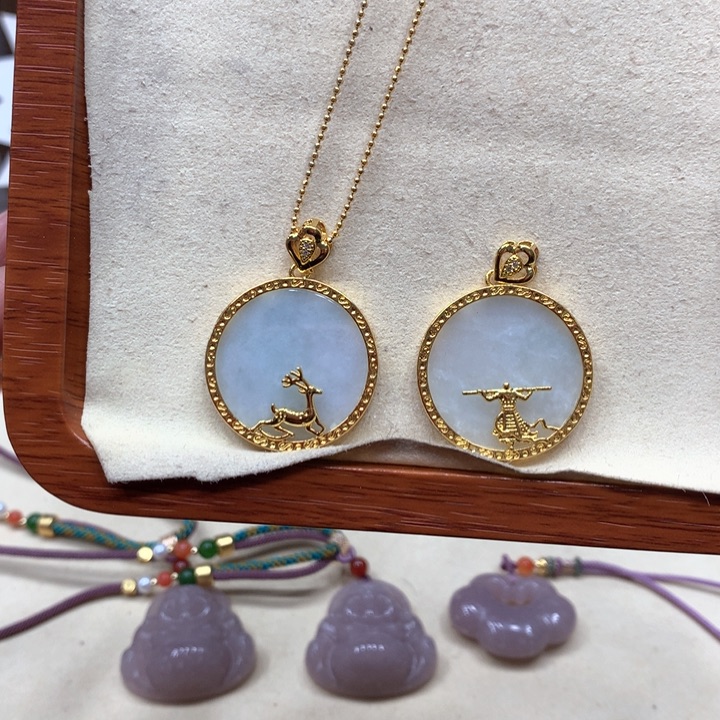 石英质玉合金颈饰