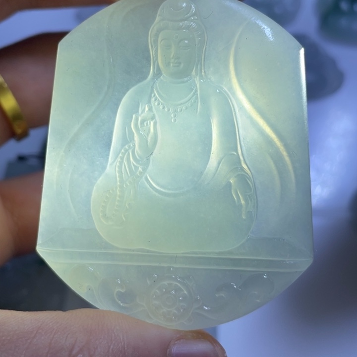 定制翡翠未镶嵌不拍