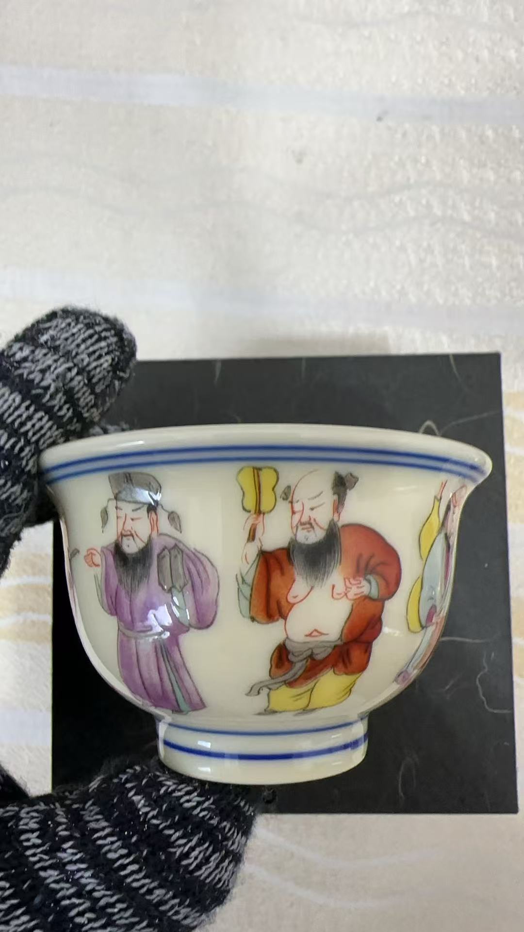 景德镇黄稀土八仙压手杯