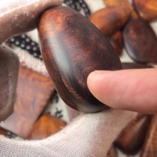 黄花梨/降香黄檀海南黄花梨大黑线水波纹