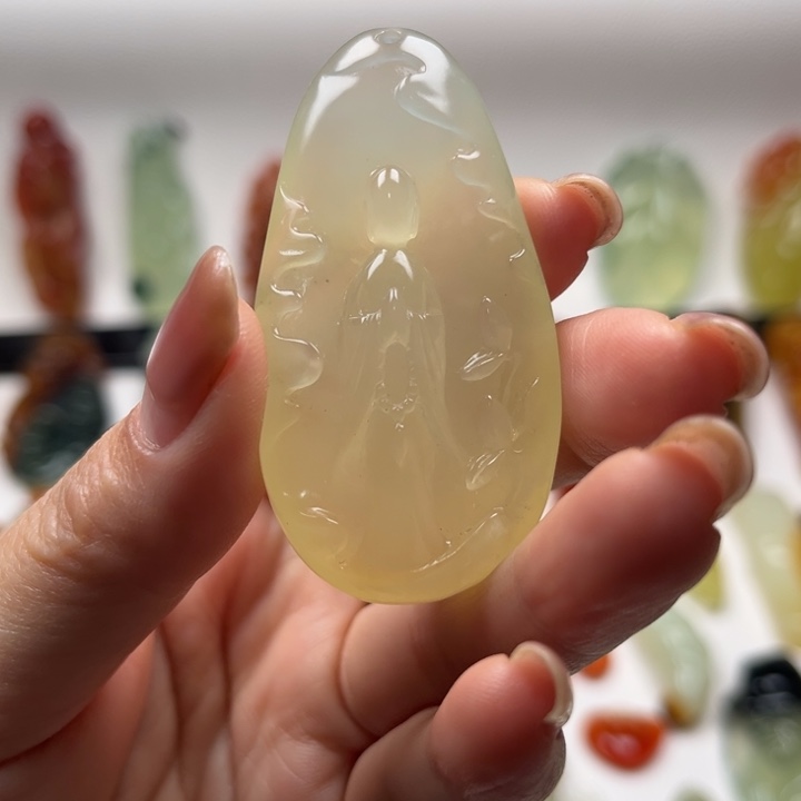 岫玉未镶嵌颈饰福利