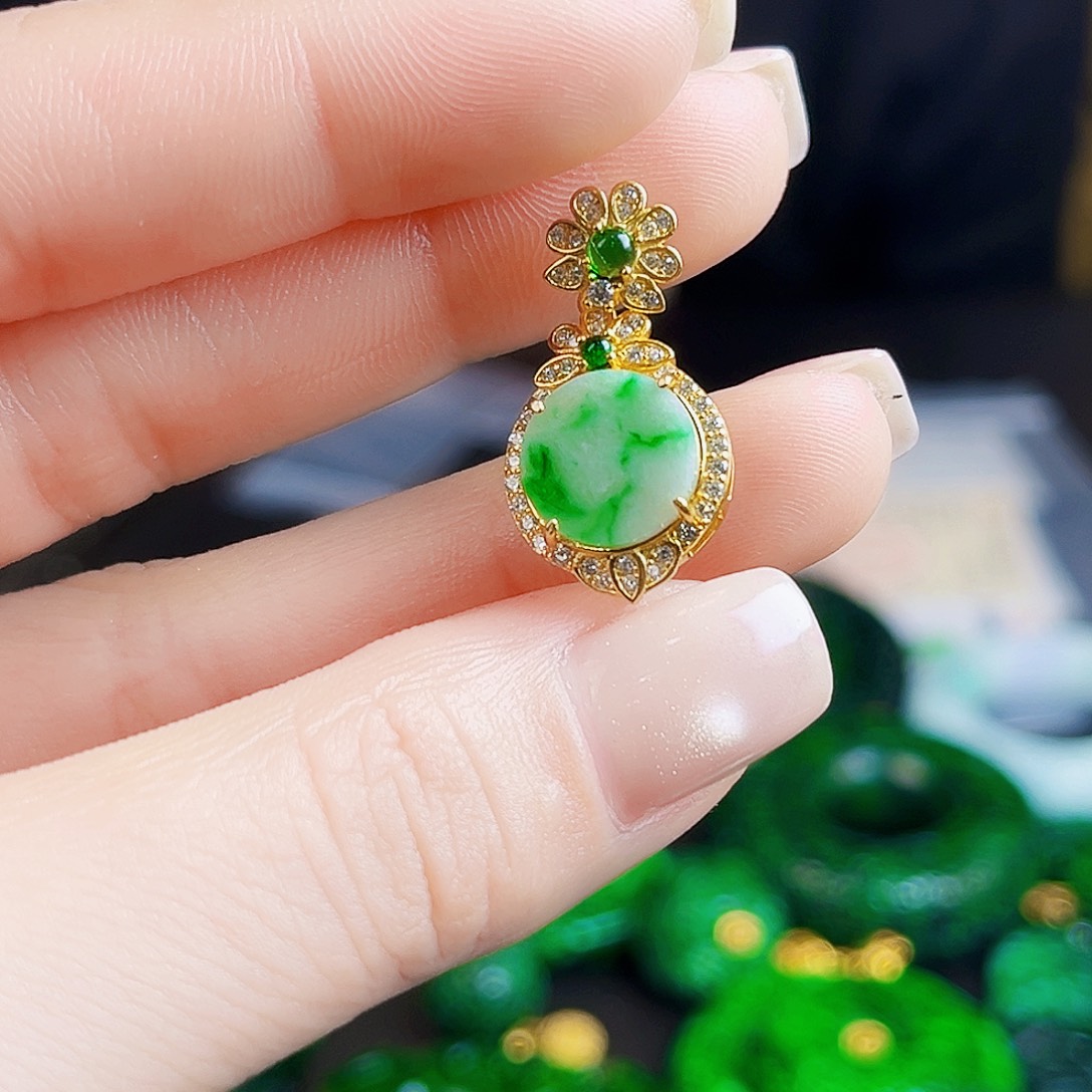 颈饰银S925镶嵌翡翠多样性