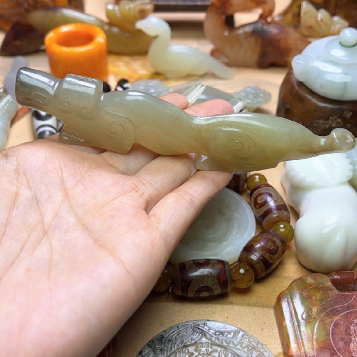 【闪购商品】蛇纹石玉颈饰未镶嵌