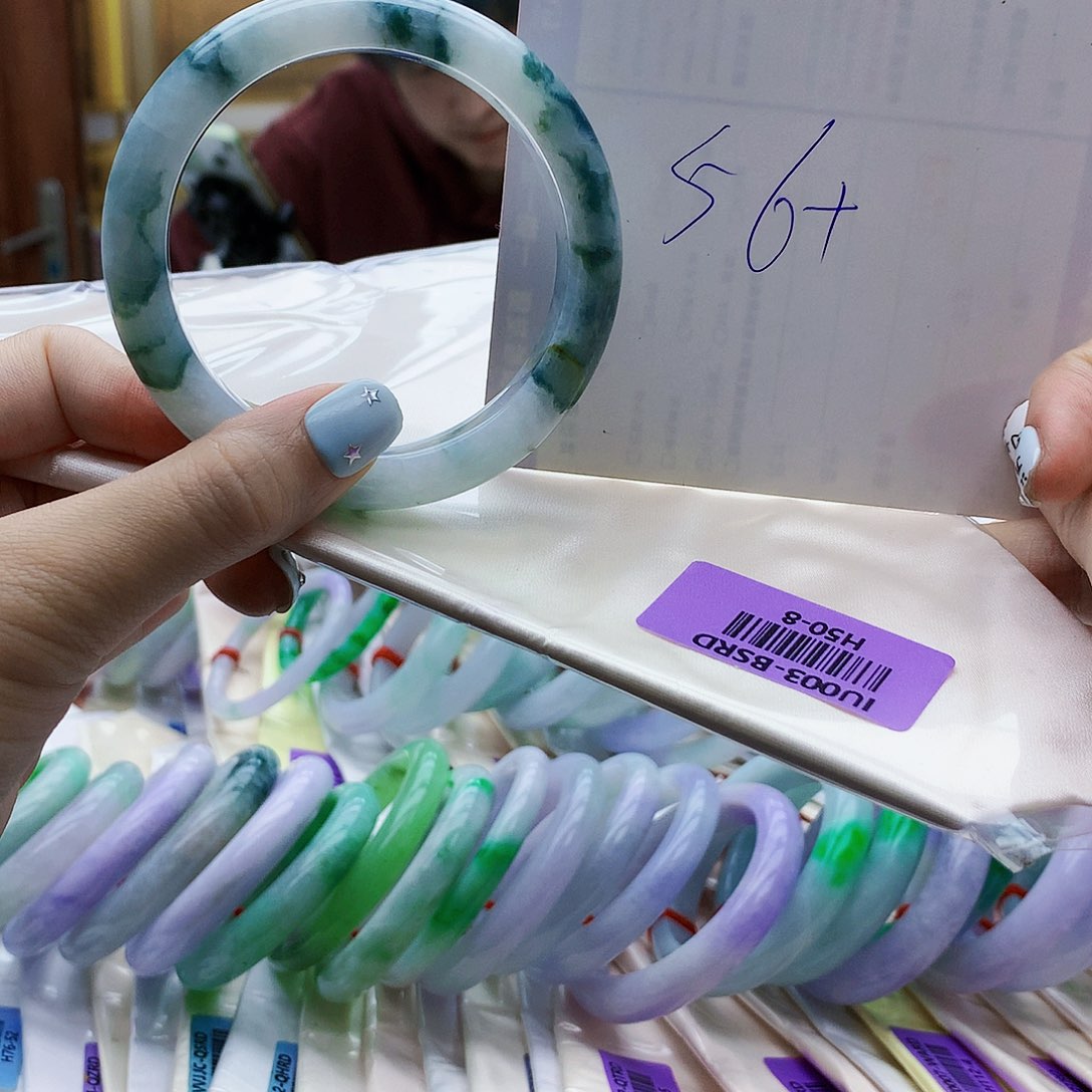 翡翠未镶嵌手镯huj