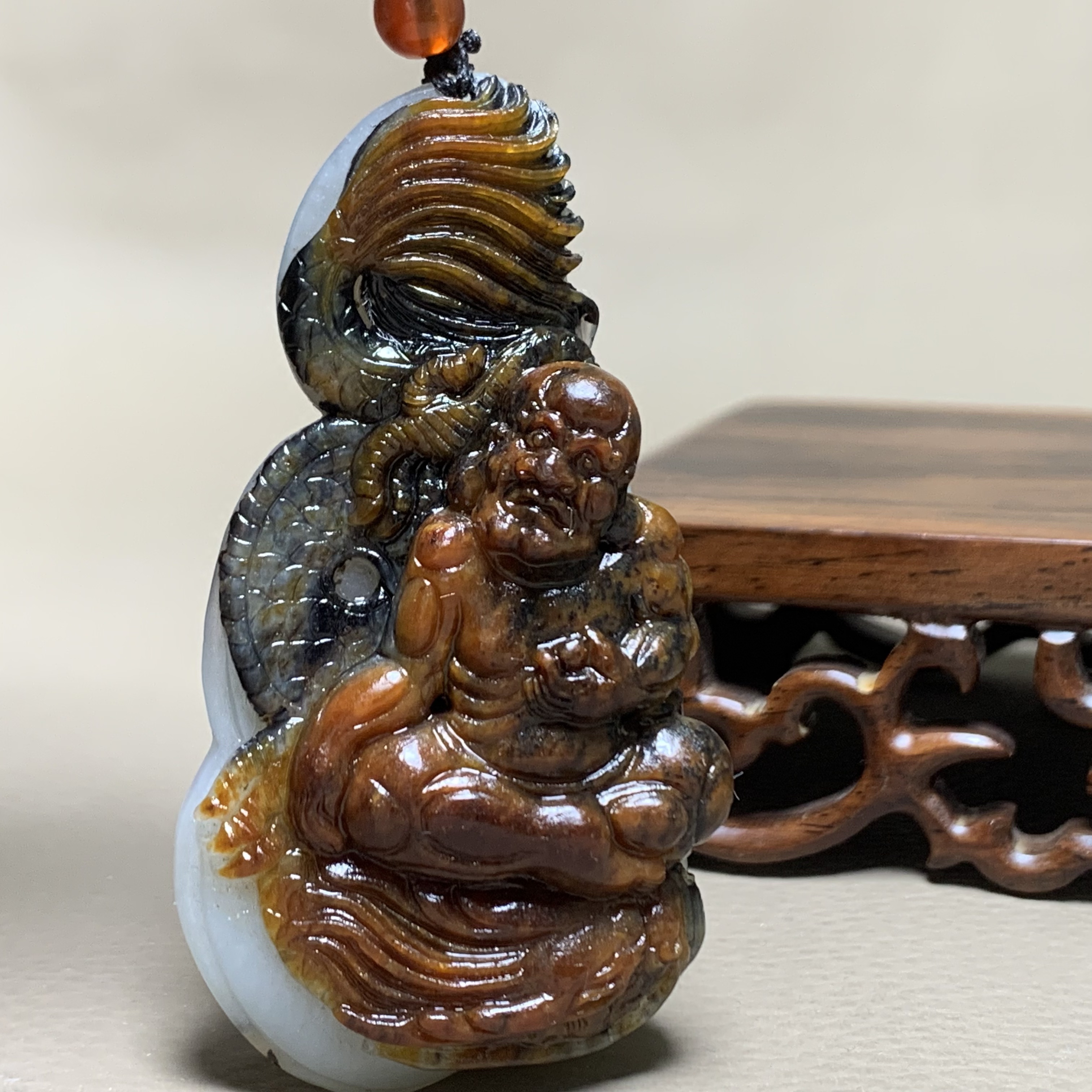 D895海川拍卖和田玉吊坠