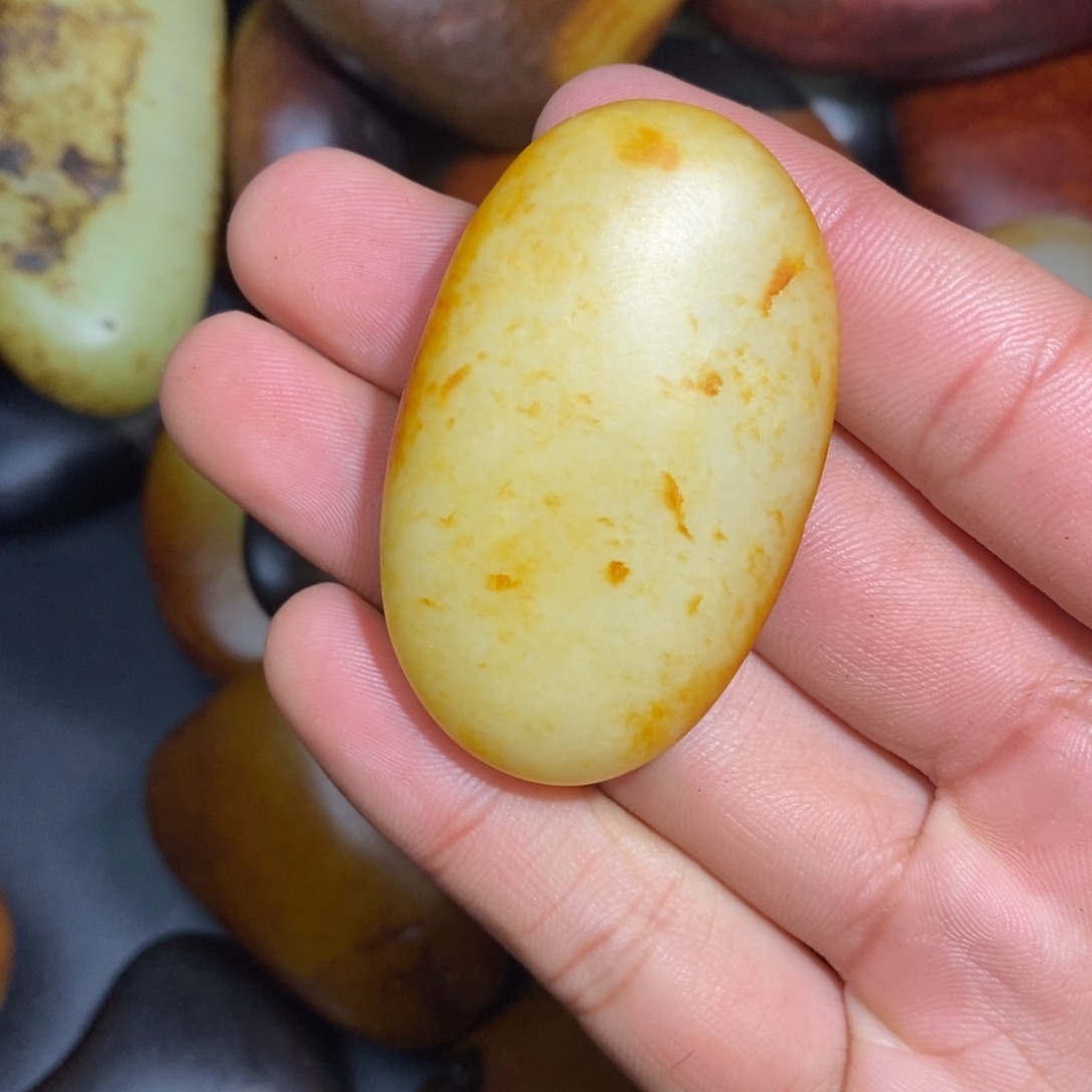 和田玉未镶嵌珠宝奇石