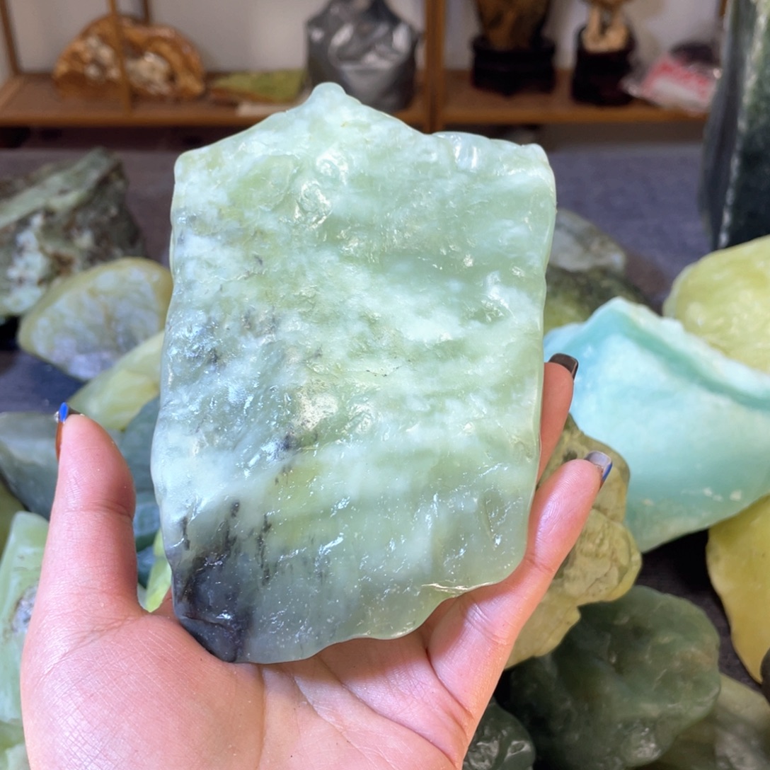 蛇纹石玉未镶嵌中国四大名玉简易