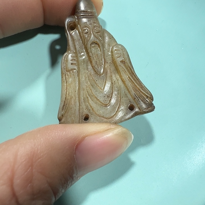 透闪石质玉未镶嵌挂件