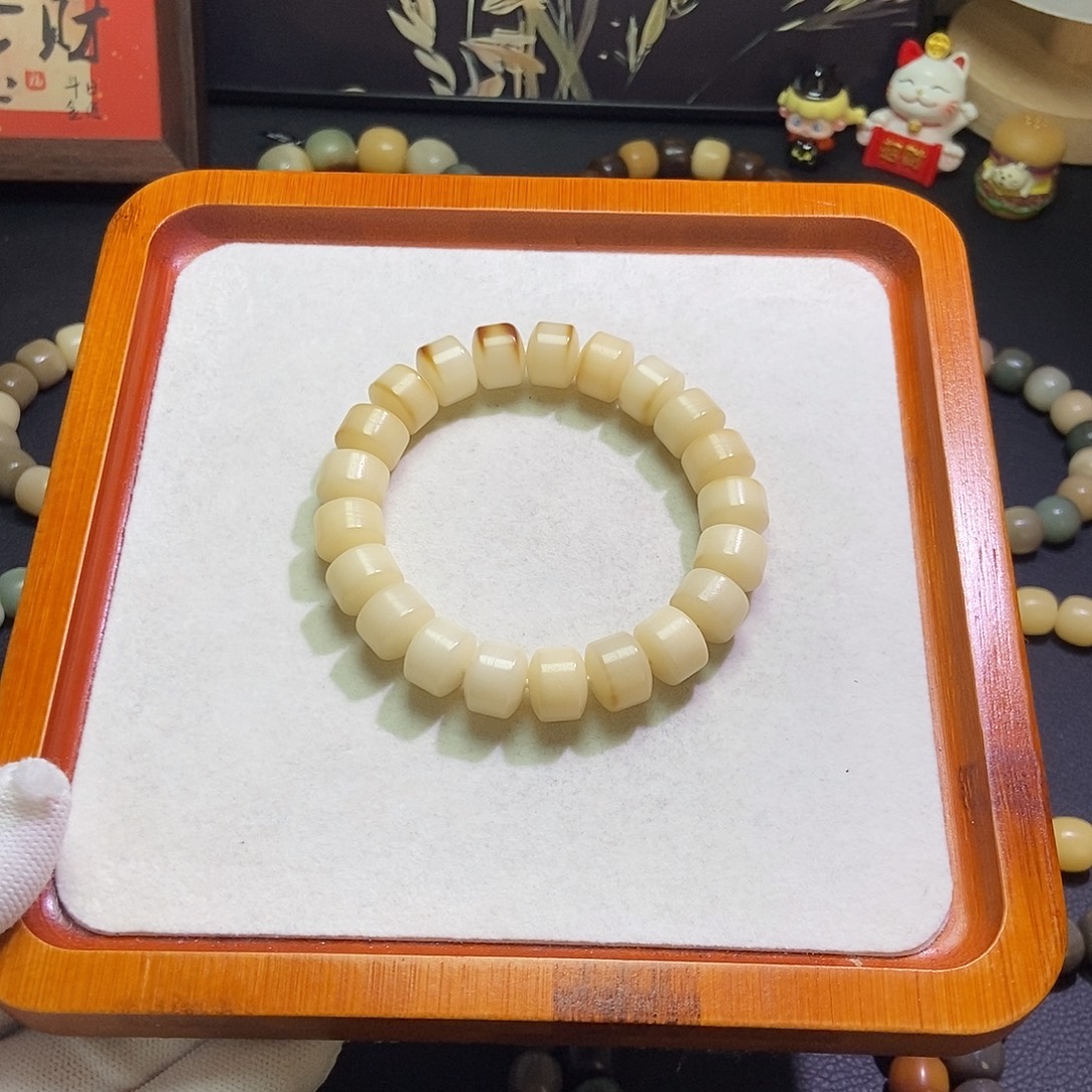 吊坠菩提根/象牙果卡13金轮大瑕887