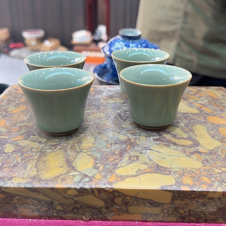 青瓷杯一组。。。品茗四个