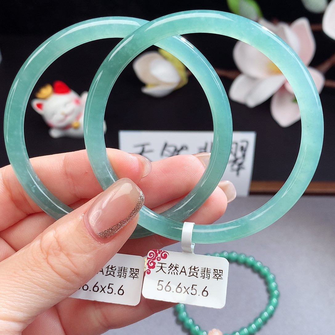 翡翠手镯（圆镯）未镶嵌