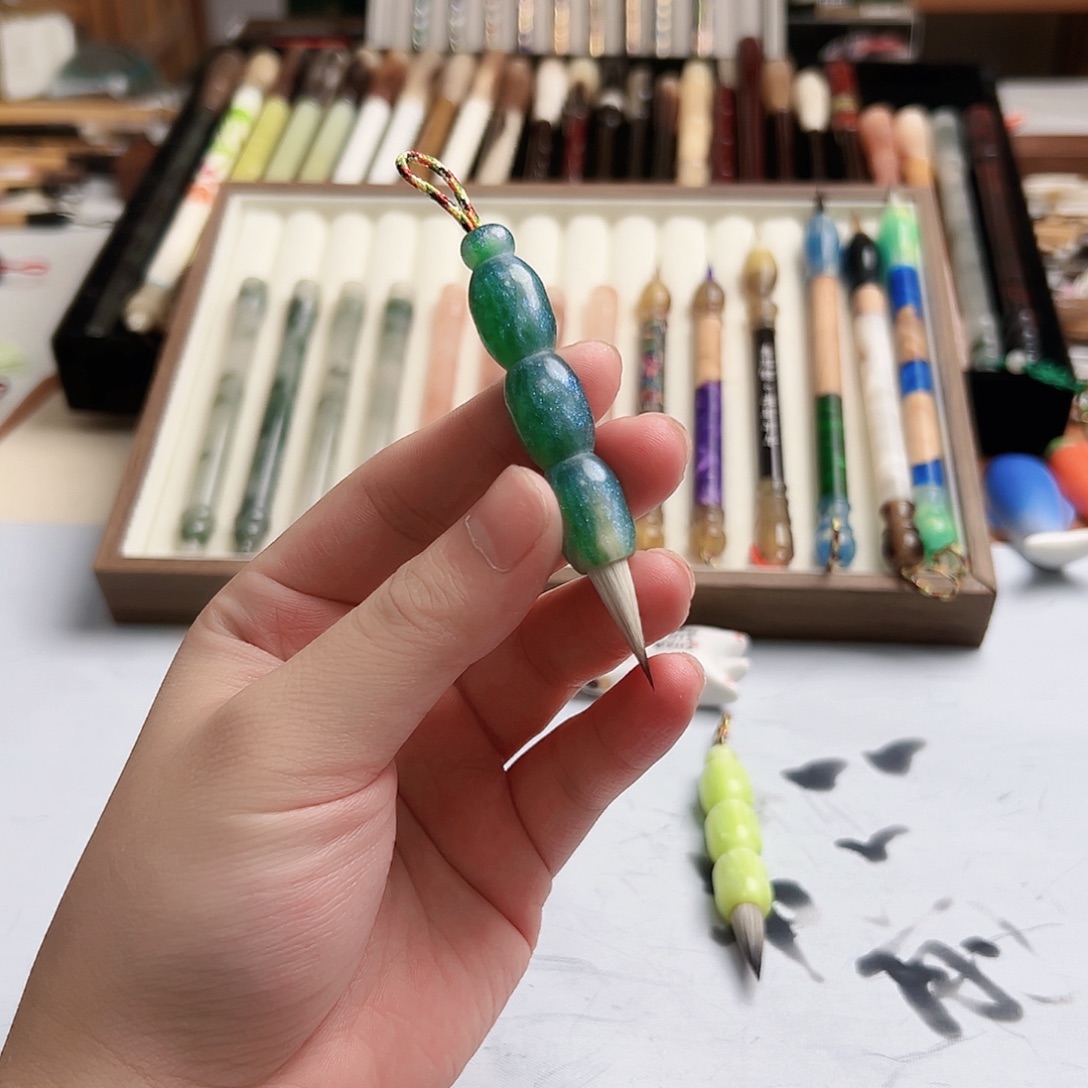 小短笔毛毛虫紫兼
