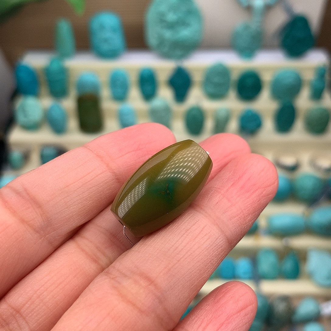 绿松石未镶嵌珠宝奇石13