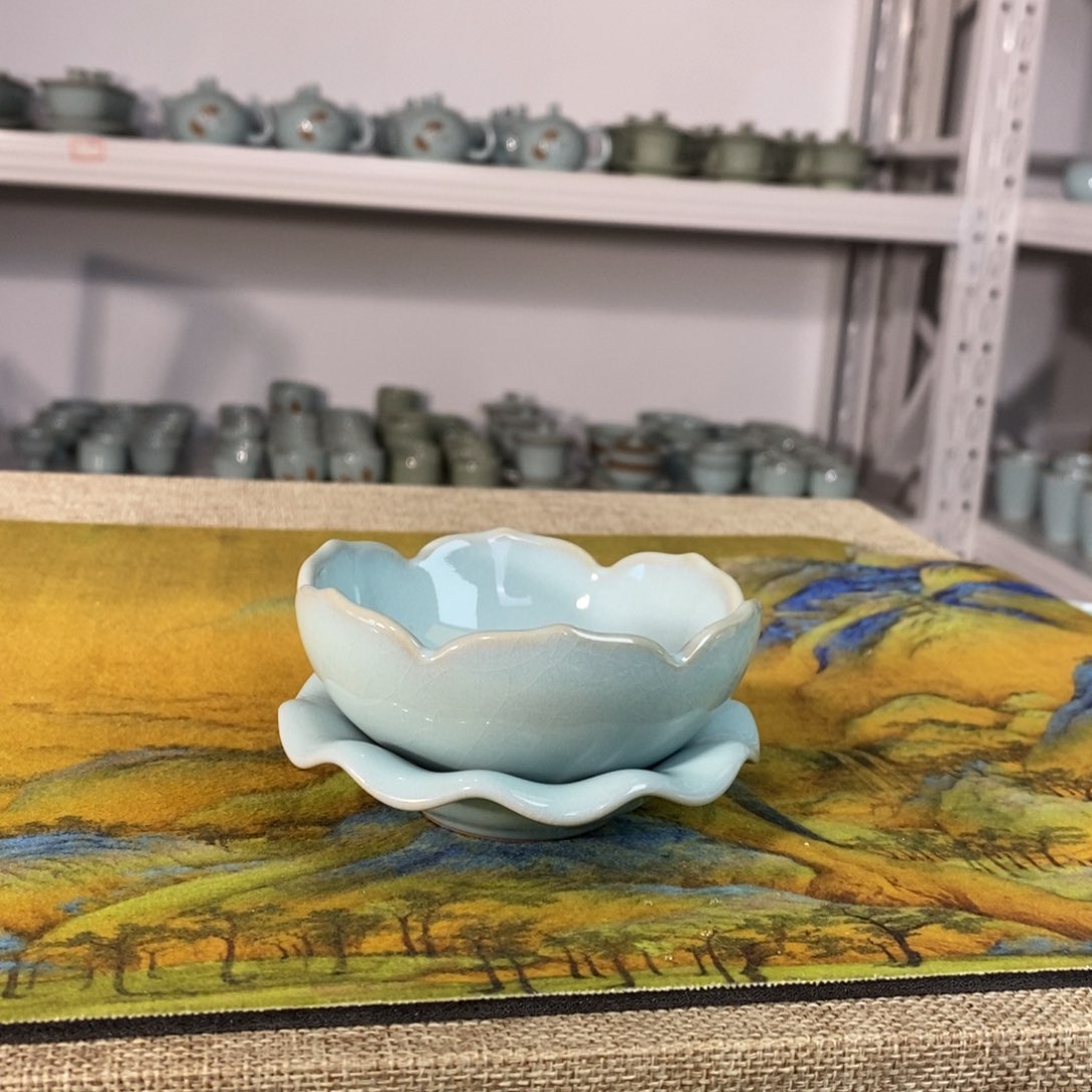 【闪购商品】天青莲花茶漏微微瑕。。。。。