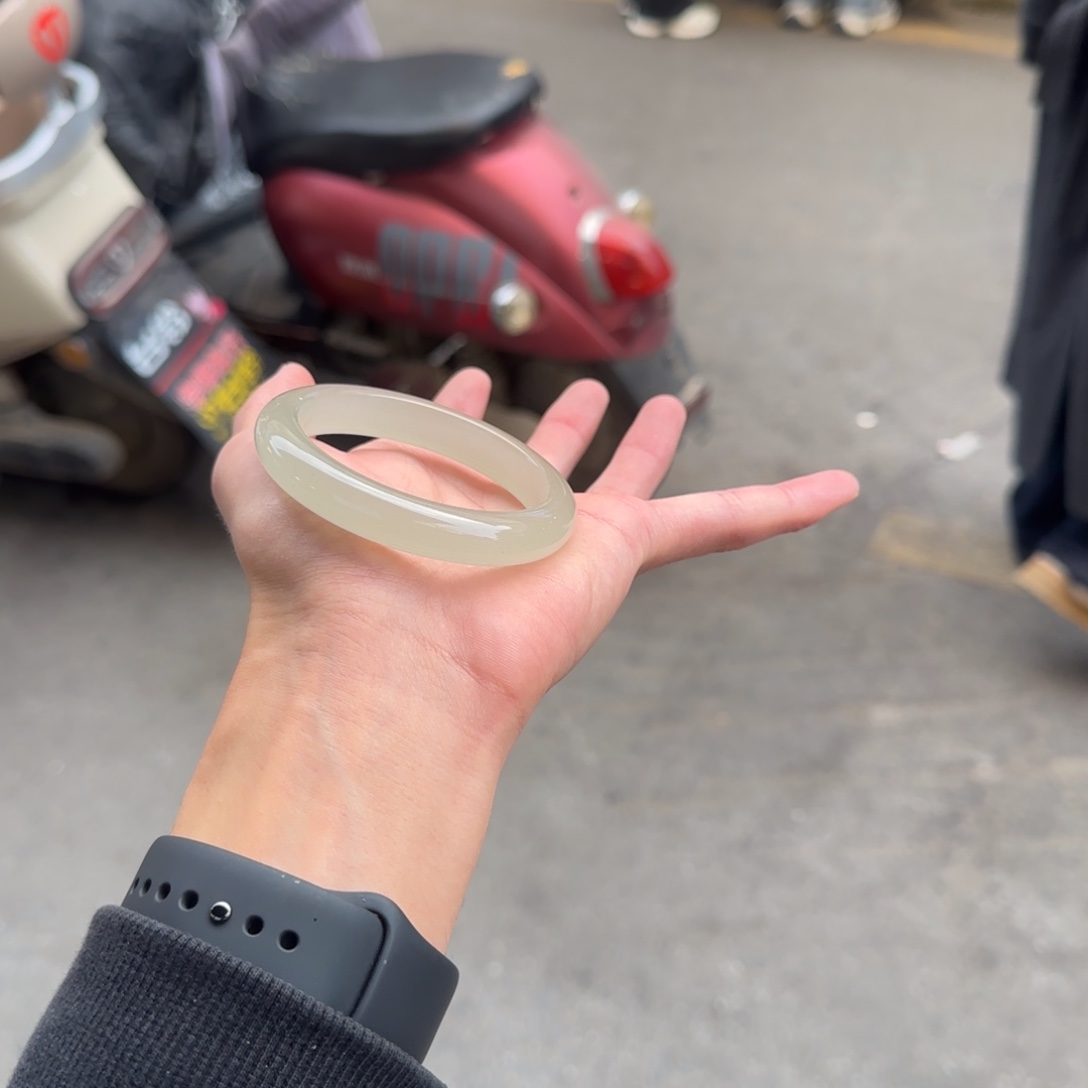 东陵石未镶嵌手镯