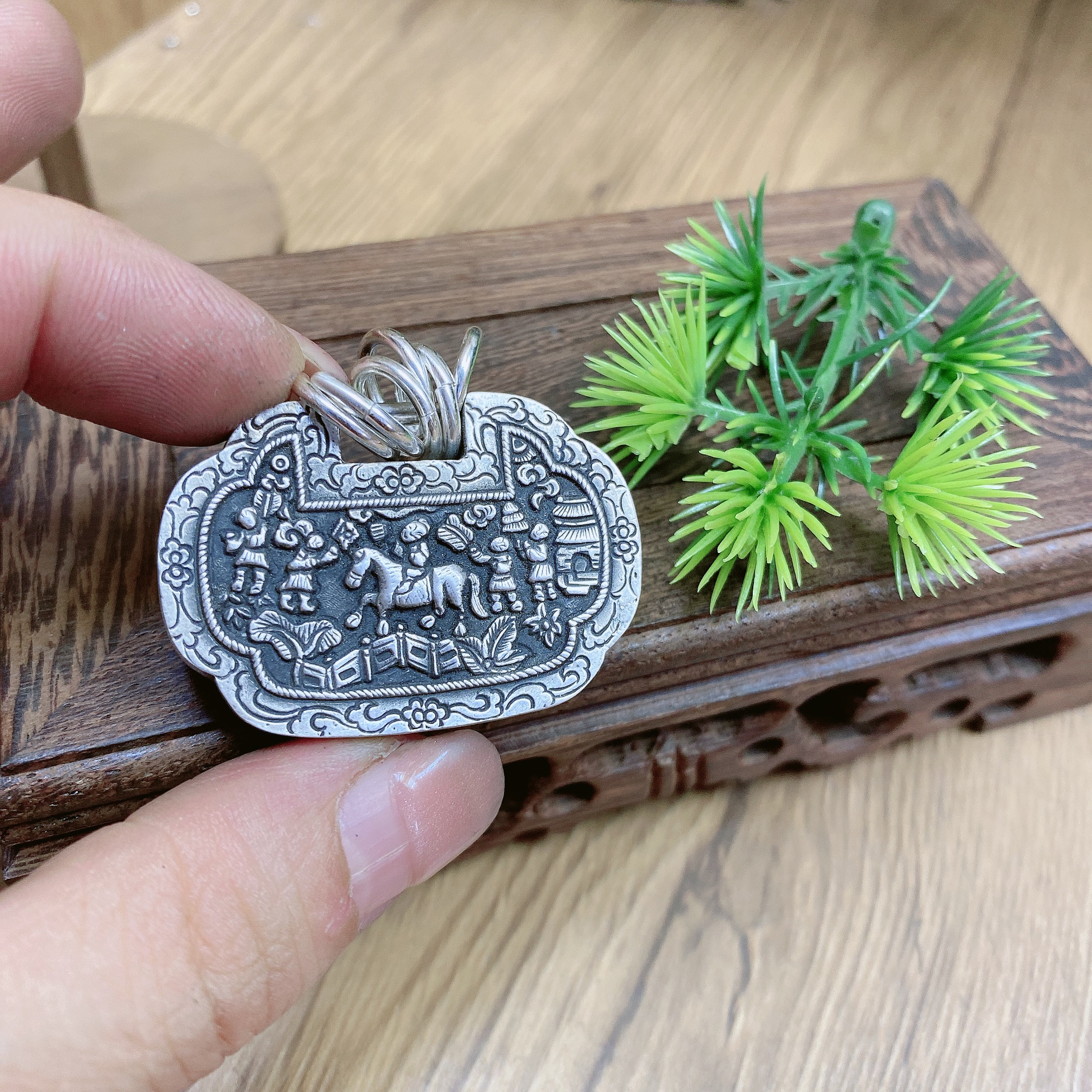 吊坠足银 英英手工錾刻银吊2