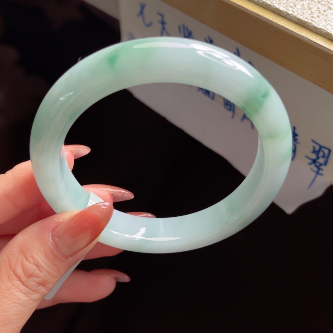 翡翠未镶嵌手镯手镯