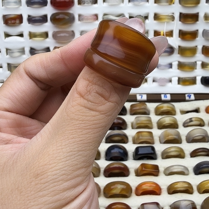 米***丽玛瑙/玉髓未镶嵌戒圈