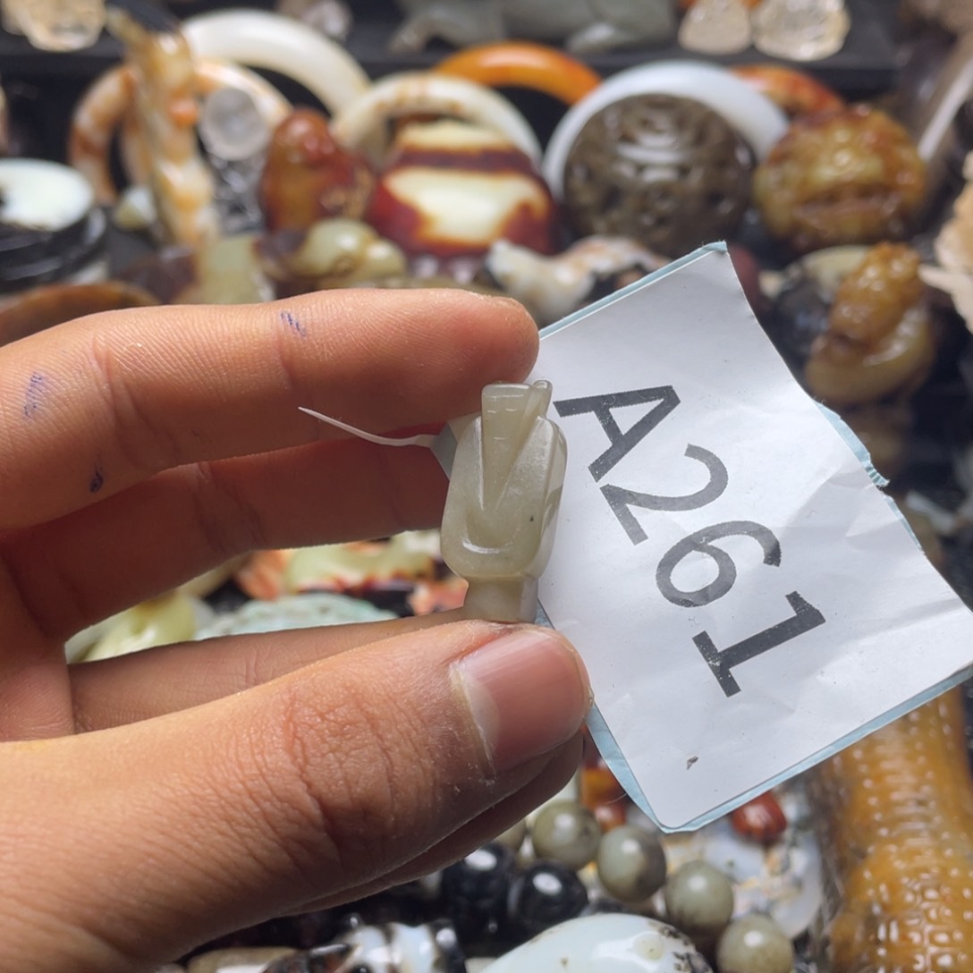 和田玉（糖玉）挂件未镶嵌