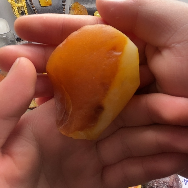 徐***徐定制琥珀未镶嵌纯天然蜜蜡吊坠
