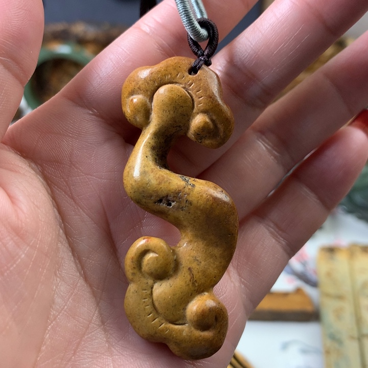 岫岩河磨玉（透闪石质玉）挂件未镶嵌