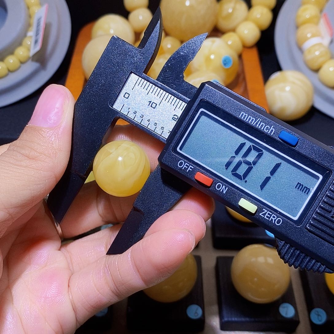 未镶嵌琥珀珠宝奇石