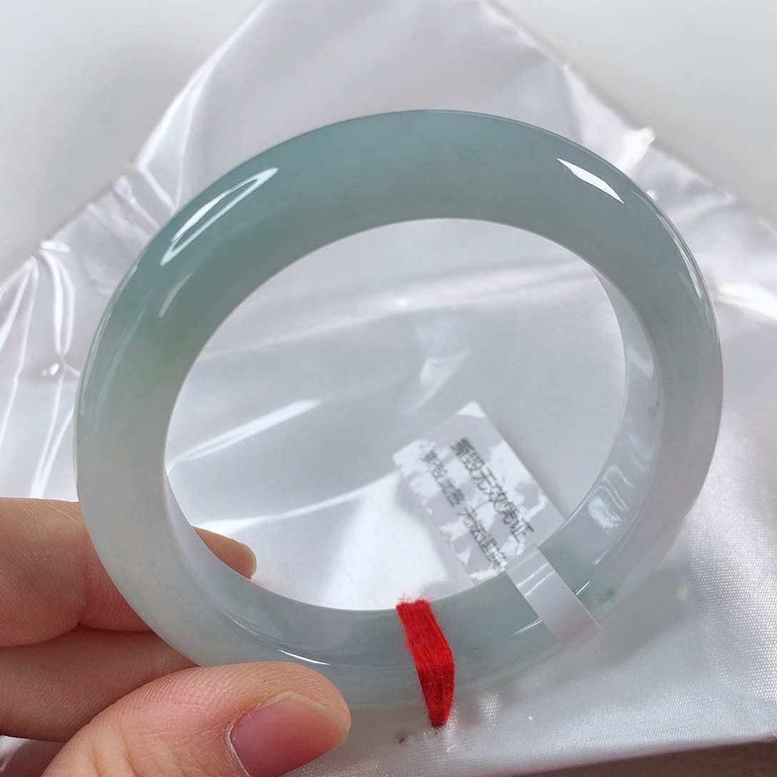 翡翠手镯未镶嵌①③⑥
