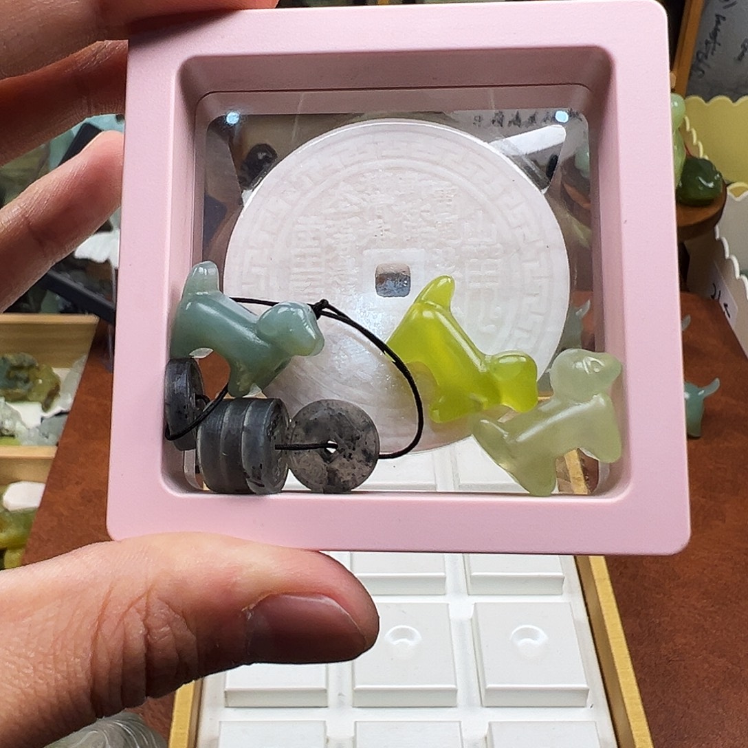 白***蛇纹石玉合金配饰