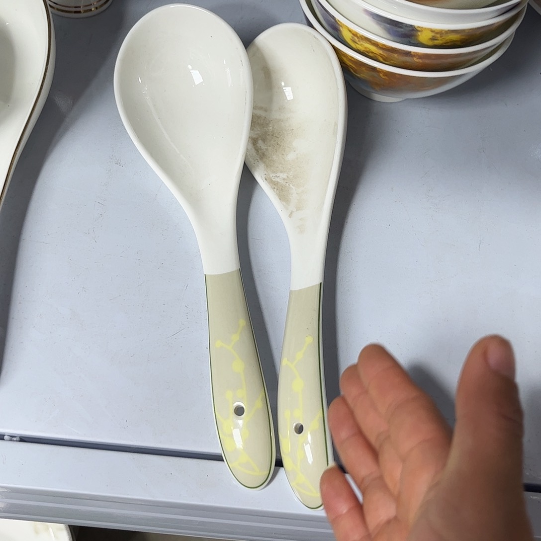 瓷片大勺两个微瑕