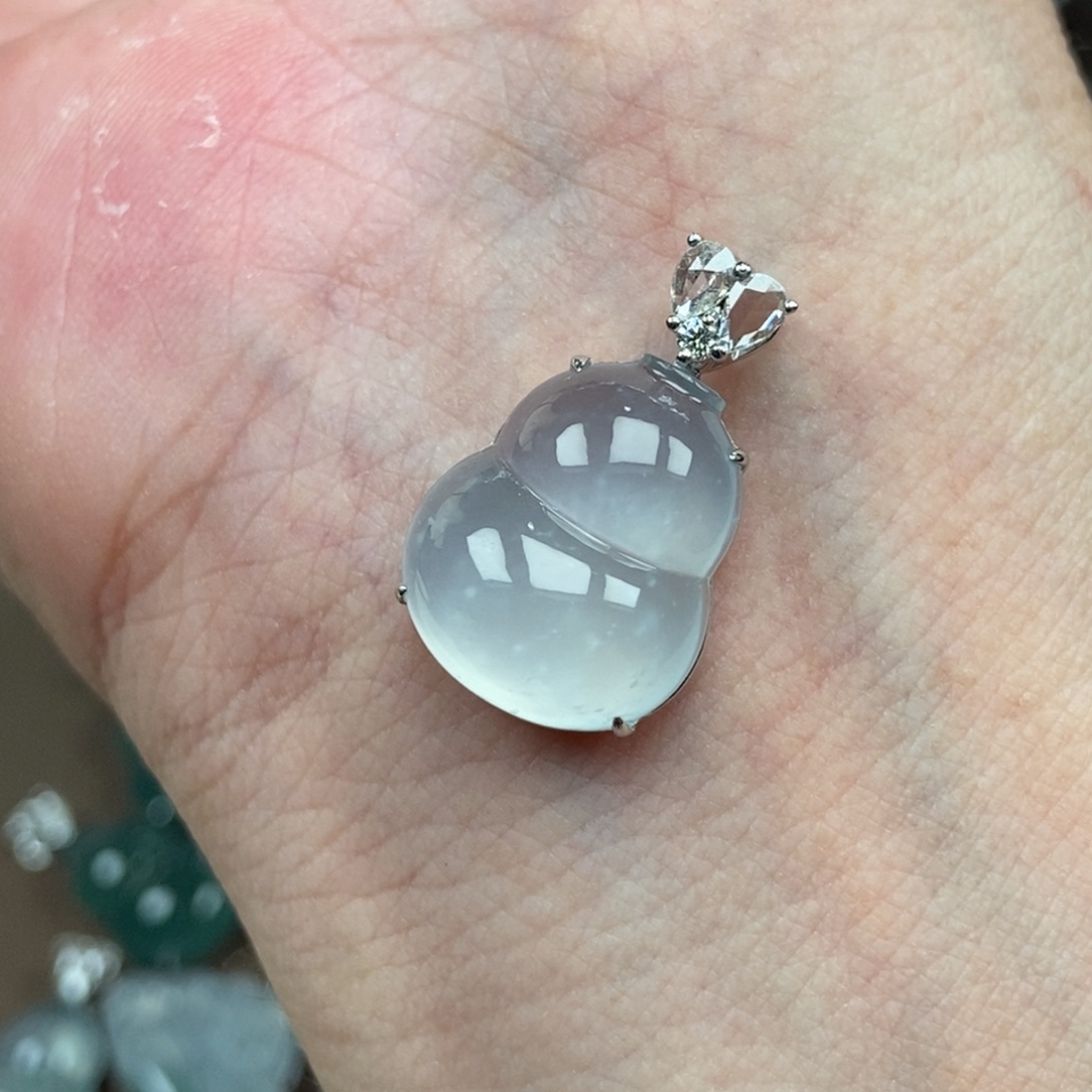 翡翠18K金镶嵌吊坠(不含链)葫芦