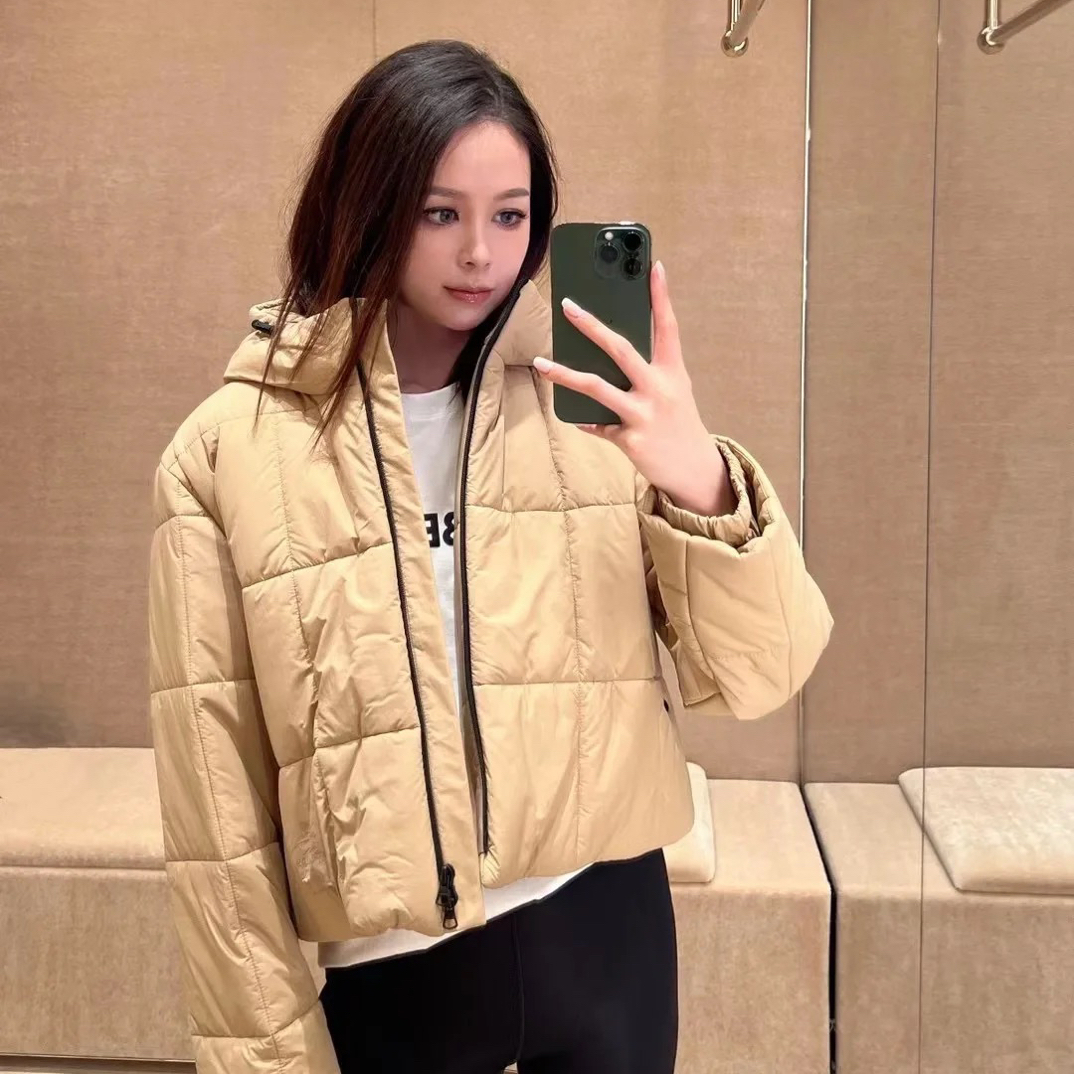 99新 BURBERRY/博柏利 玄色 卡其色羽绒服 s码 99新