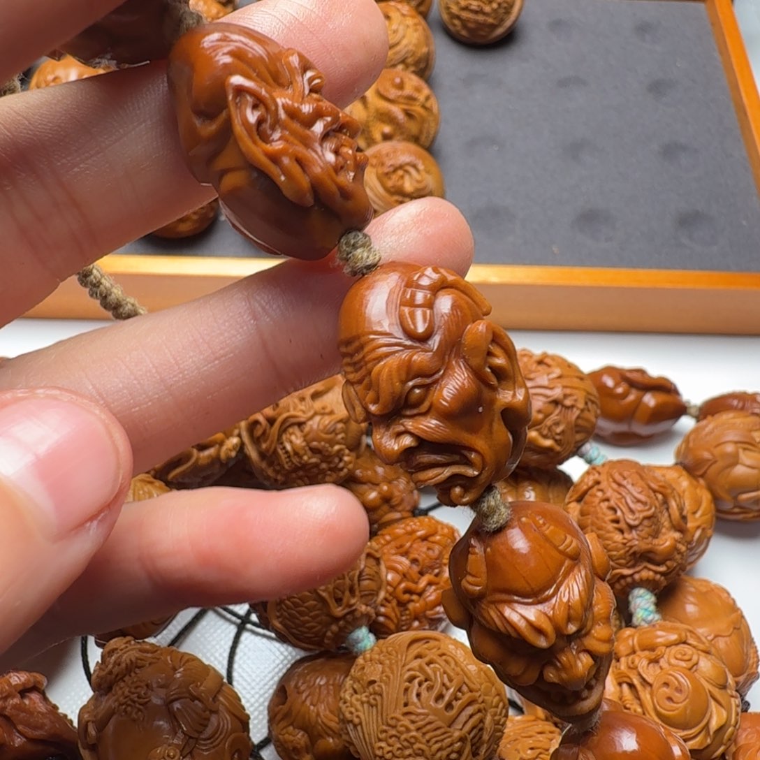 褶***猴大叶紫檀（黑酸枝木类）