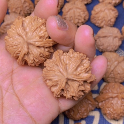 【闪购商品】文玩核桃吊坠城*?三棱39