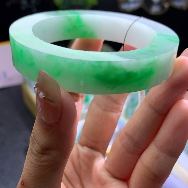 定制翡翠正阳绿翡翠手镯未镶嵌