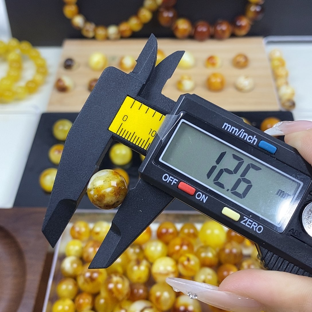 未镶嵌琥珀裸石蜜蜡382
