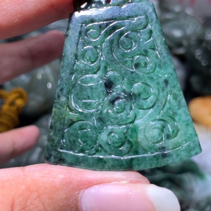 翡翠未镶嵌颈饰保真天然a货翡翠