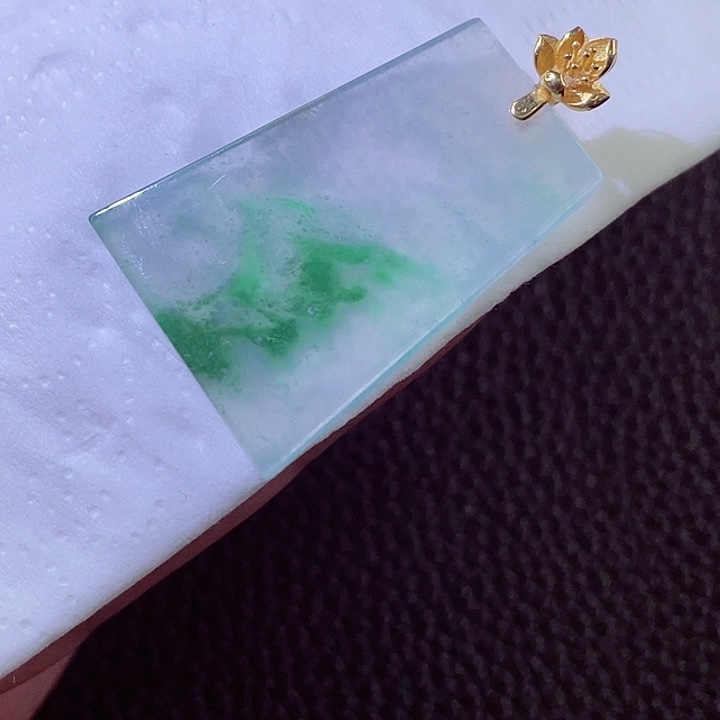 翡翠18K金镶嵌颈饰翡翠