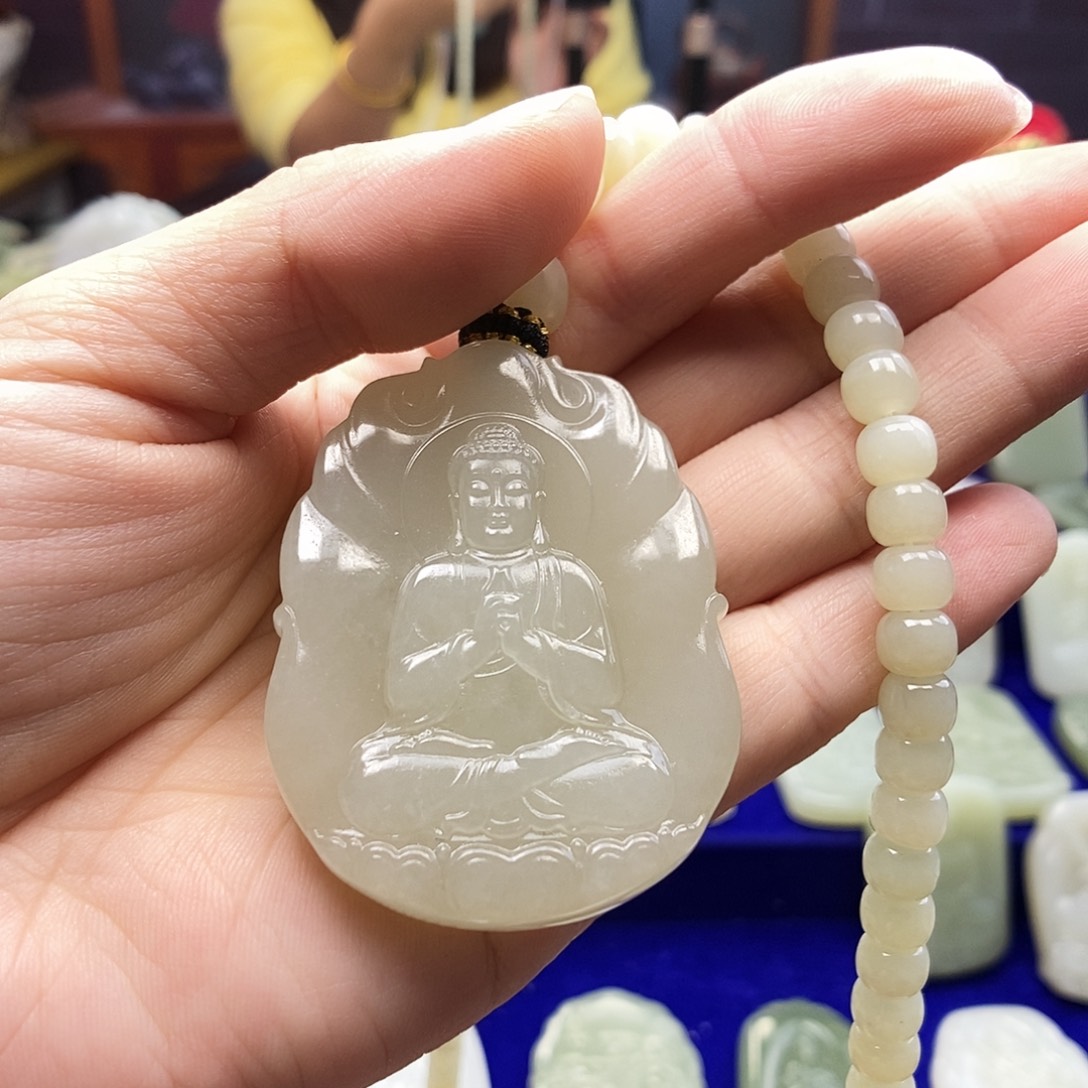 颈饰未镶嵌和田玉