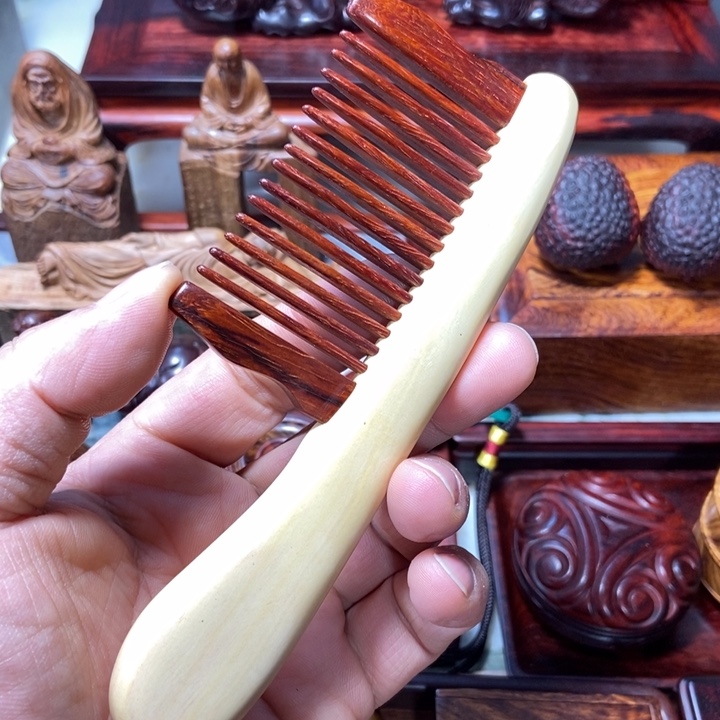 檀香紫檀（小叶紫檀）梳子