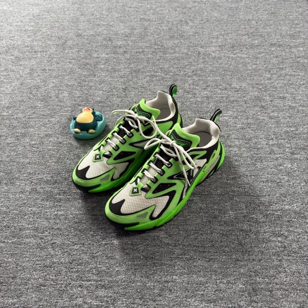 95新 LouisVuitton/路易威登 LV Runner Tatic绿色休闲鞋/43码