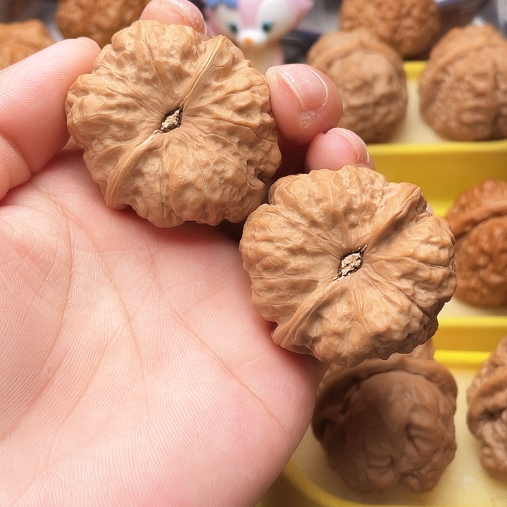 木质类B****?文玩核桃蛤蟆