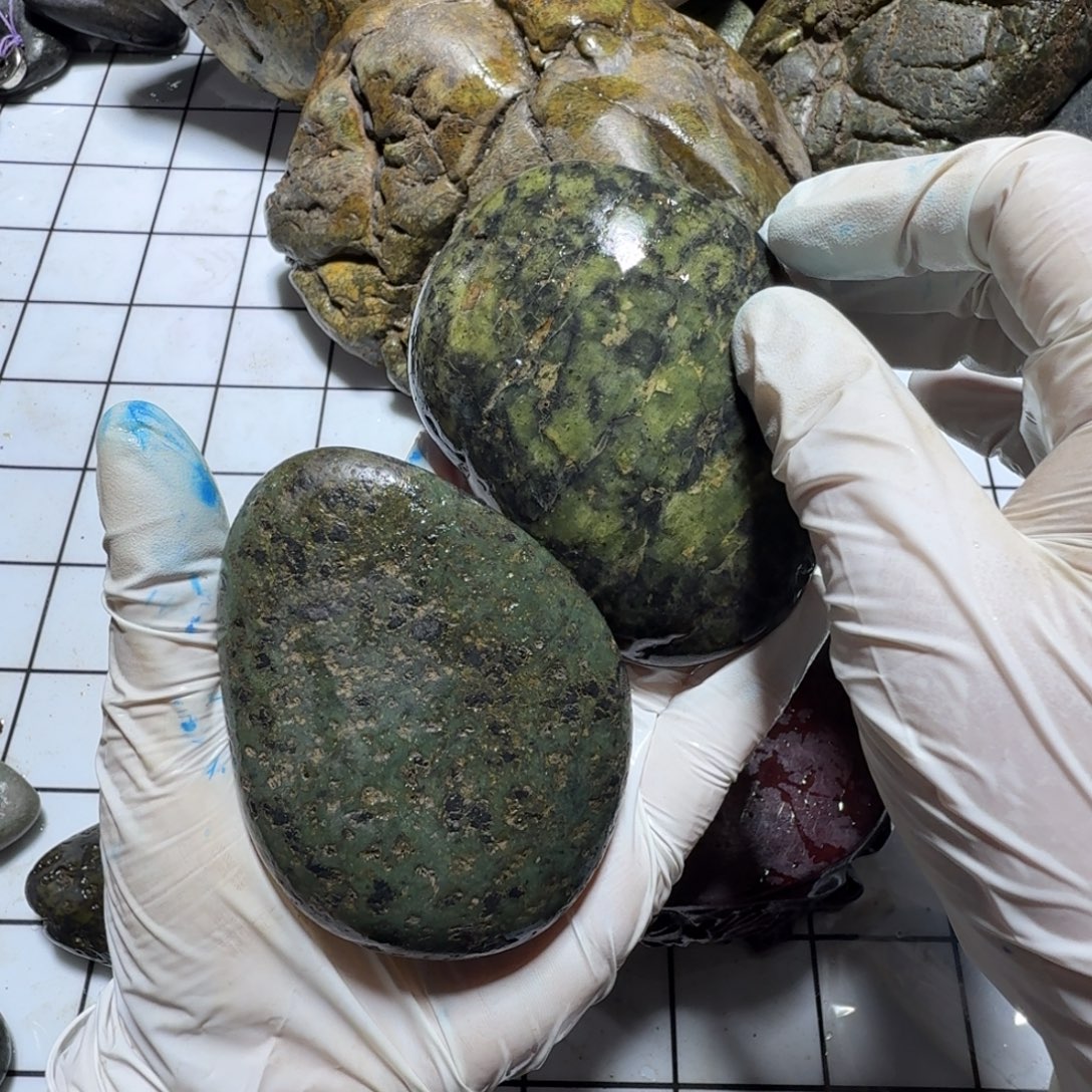 魅***秤蛇纹石玉未镶嵌西藏藏玉药王石