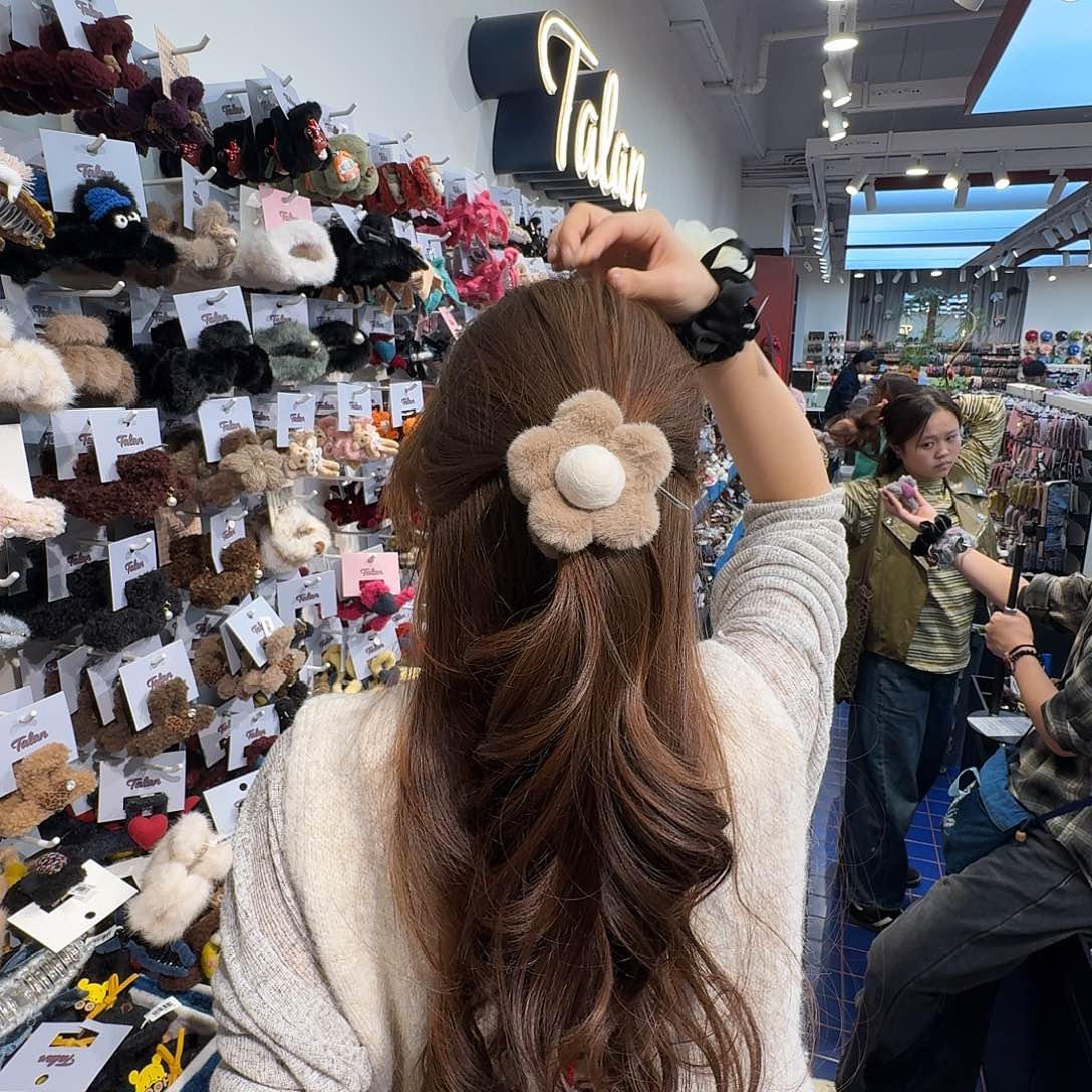 布艺非金属卡其色花花抓夹