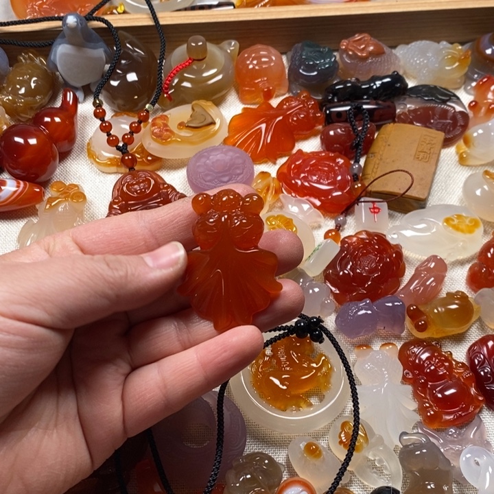 吉***祥玛瑙/玉髓未镶嵌颈饰