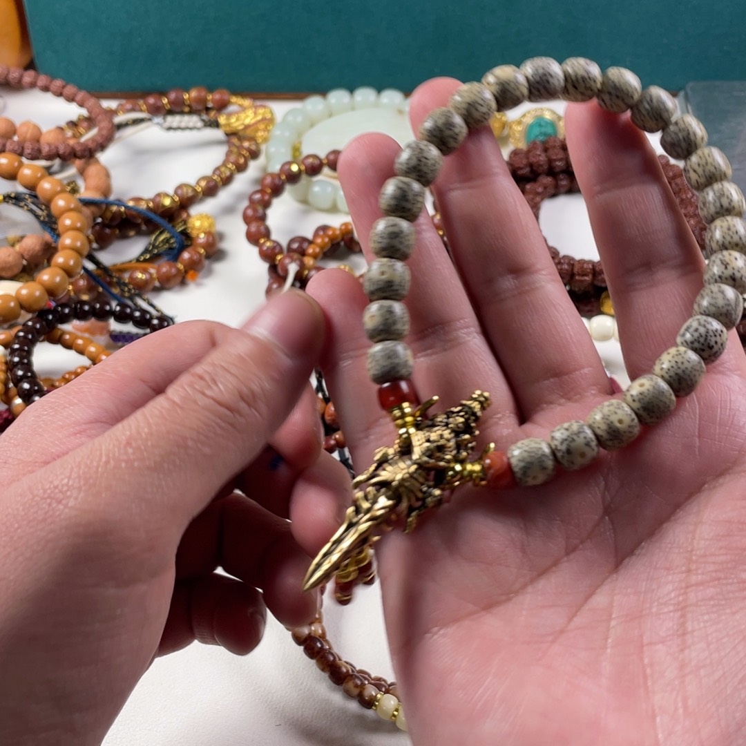 星月菩提吊坠。。。。。。。。。。。